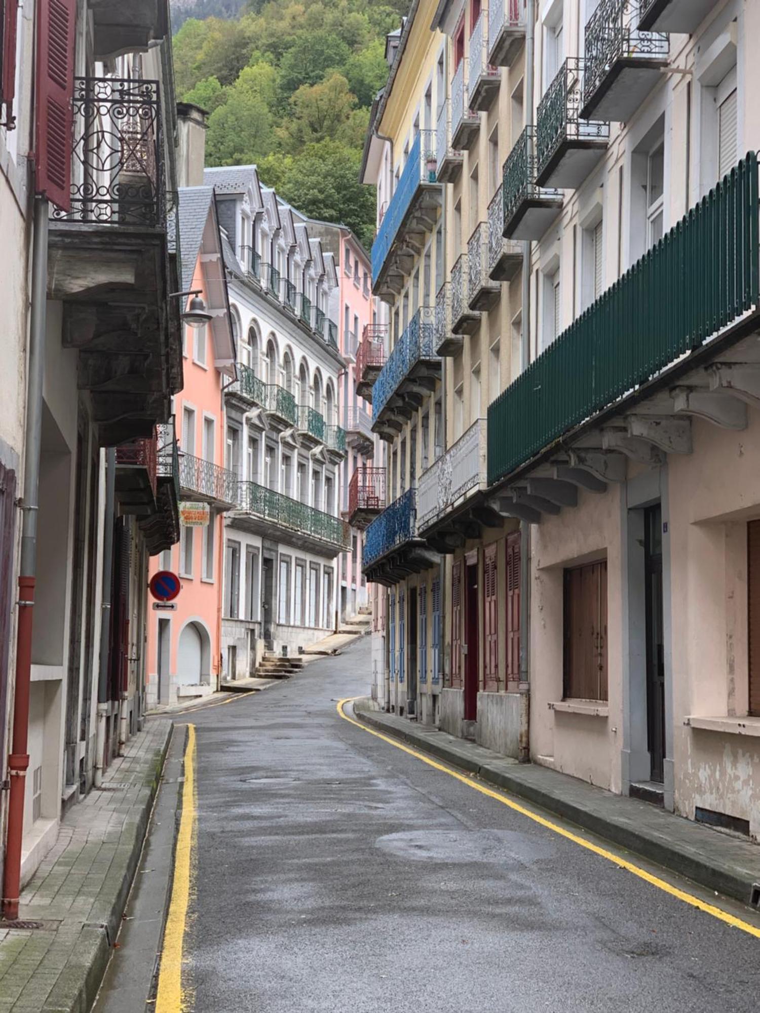 Charmant Appartement Au Calme En Plein Centre Ville Avec Wifi Et Linge De Maison Inclus Cauterets Exteriör bild